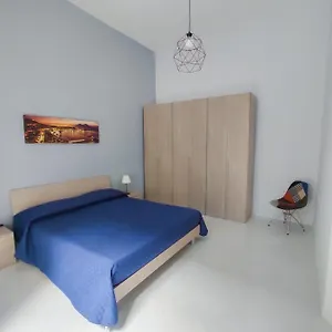 Liz House Toledo Napoli
